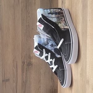 Van's SK8-Hi Brand new.